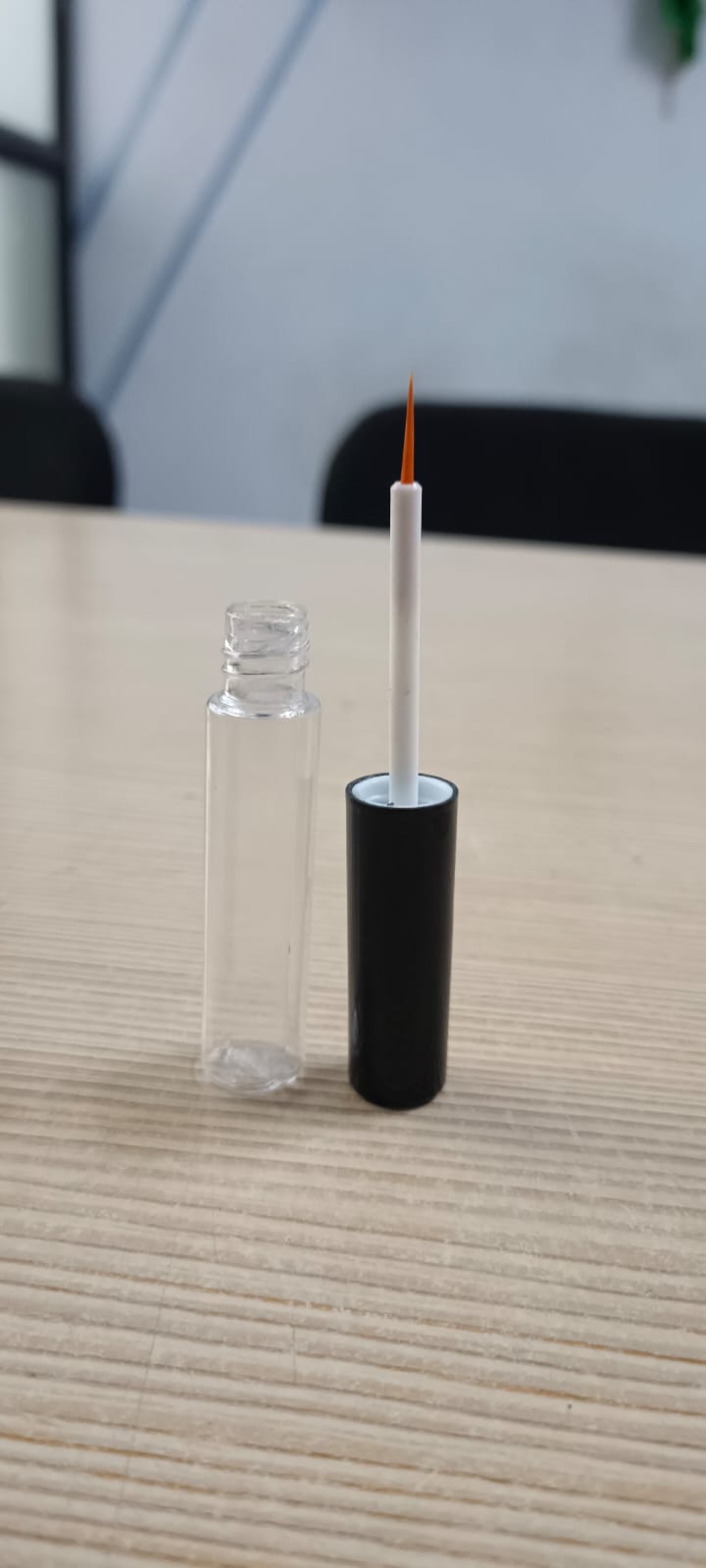 4ml Empty Round Shape Mini Eyeliner Clear Bottle with Matt Black Cap